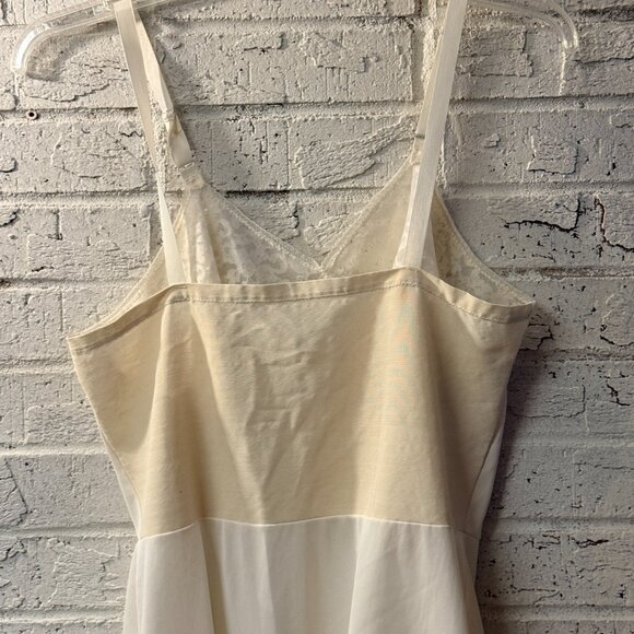 Vintage Ivory Lace Trim Full Slip Dress – Adjustable Straps – No Tag - Picture 7 of 9